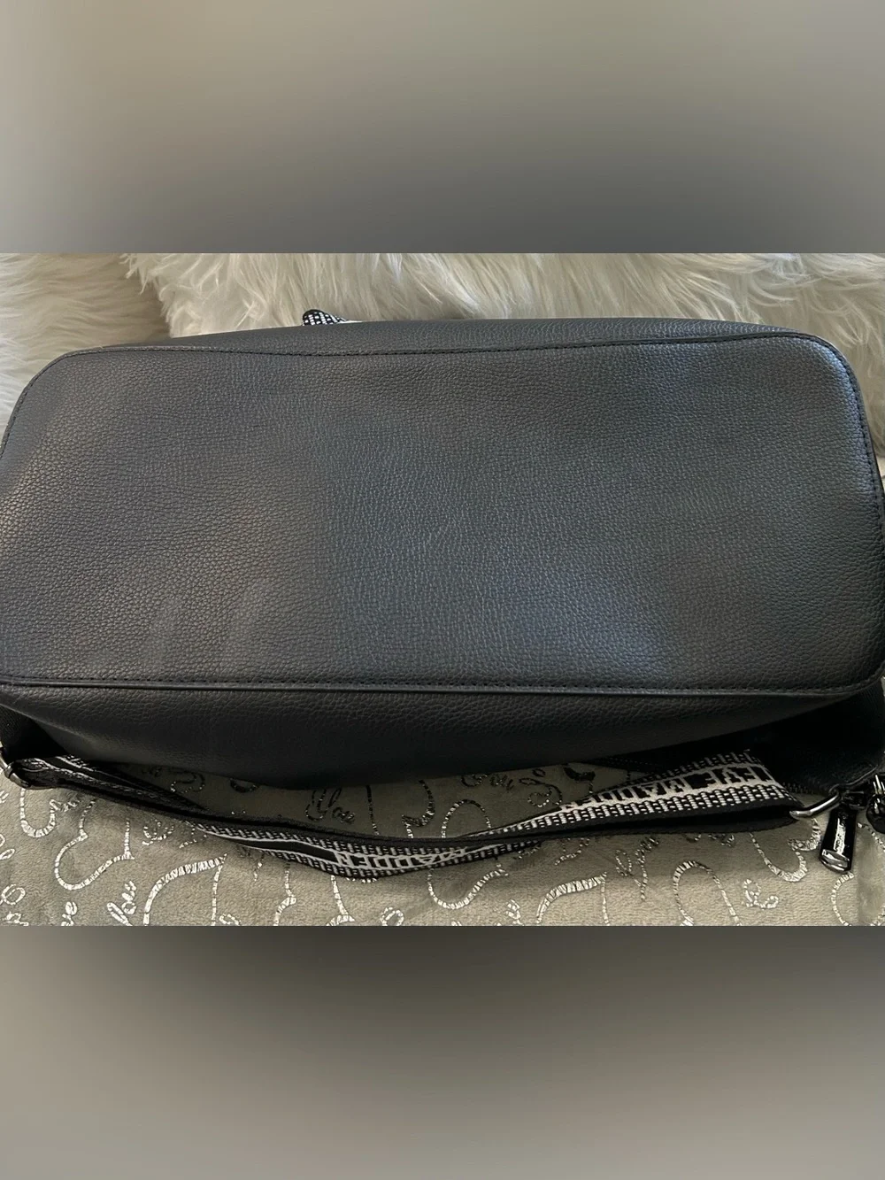 NWT Steve Madden Black and White Multi Pocketed BGymm Duffel Weekender Bag